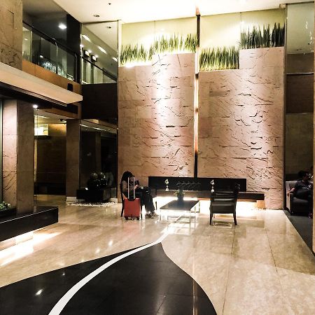 Antel Serenity Suites At Poblacion Makati Makati City Kültér fotó